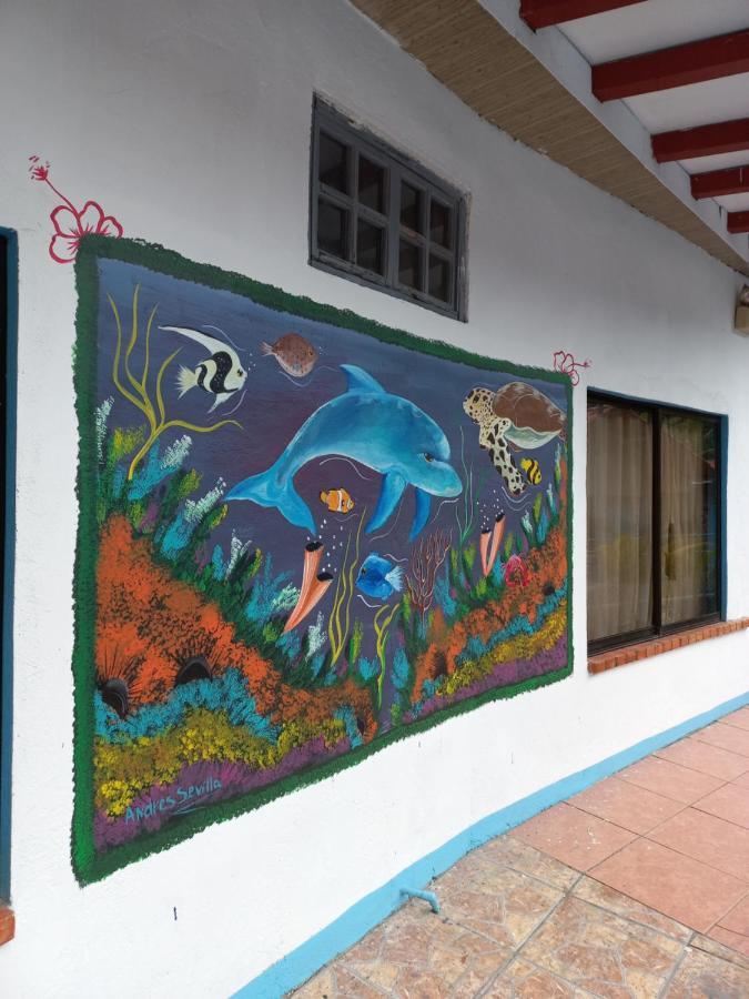 Hotel La Uvita Puerto Limon Exterior photo